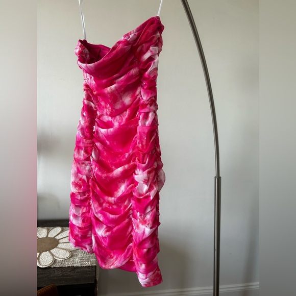 Superdown | Pink Bodycon Summer Dress - Picture 5 of 6